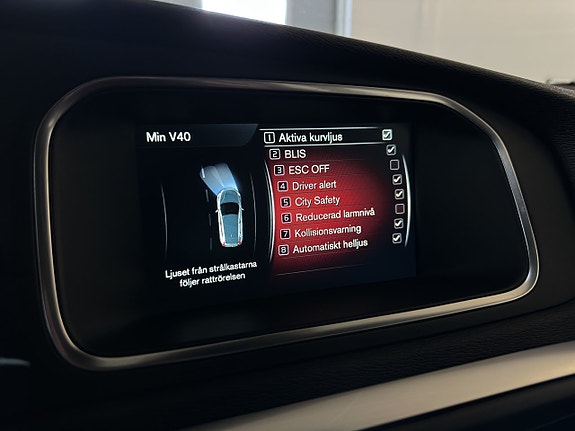 Volvo V40 18 of 26
