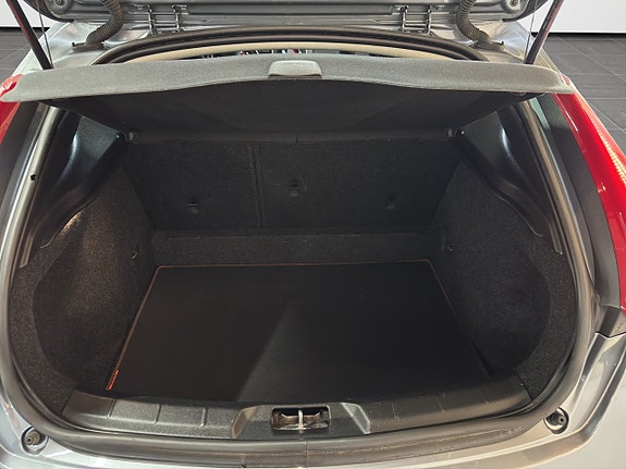 Volvo V40 26 of 26