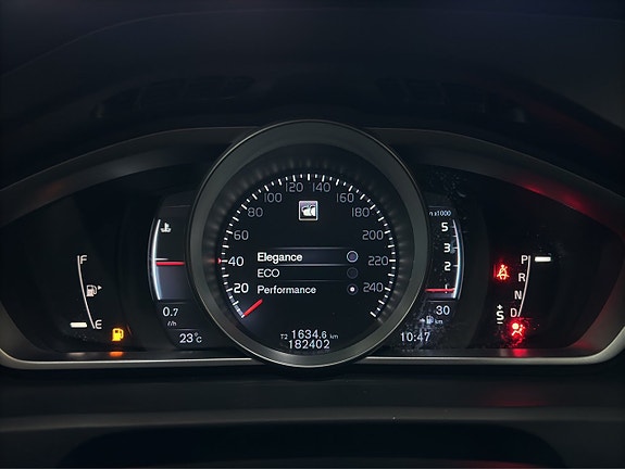 Volvo V40 15 of 26