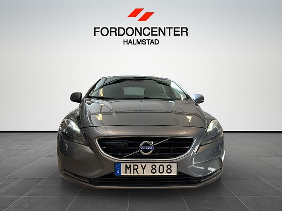 Volvo V40 2 of 5