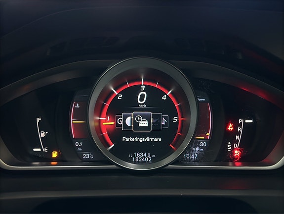 Volvo V40 14 of 26