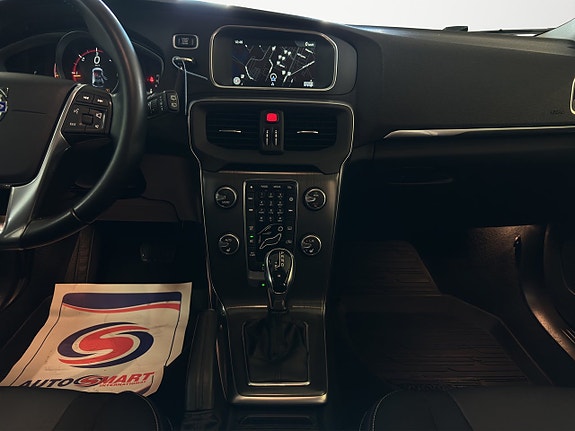 Volvo V40 16 of 26