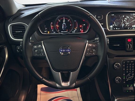 Volvo V40 11 of 26