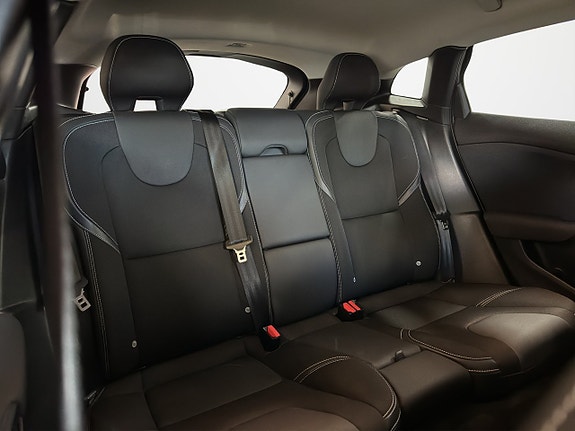 Volvo V40 24 of 26