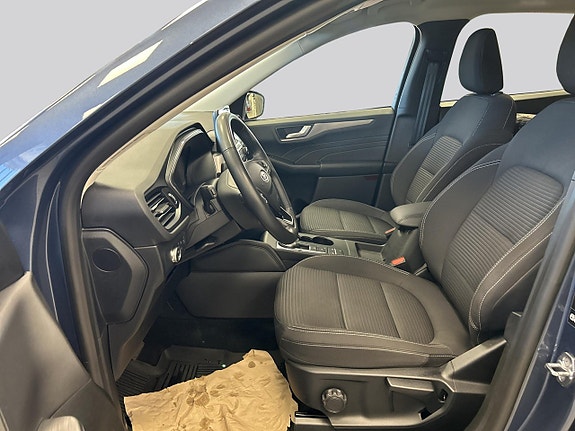 Ford Kuga 8 of 15