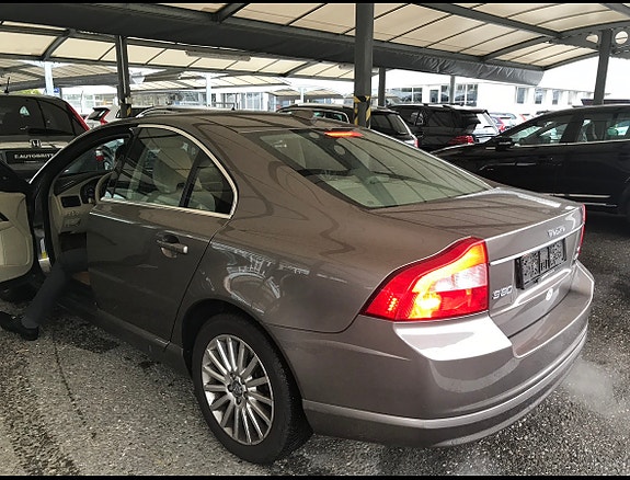 Volvo S80 4 of 4