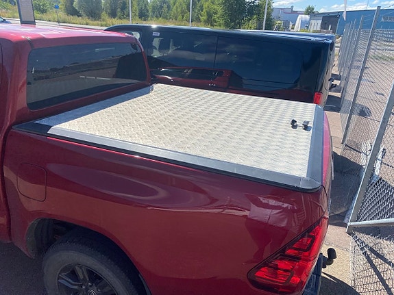 Toyota HiLux 3 of 3