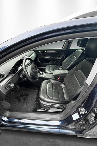 Volkswagen Passat 7 of 10
