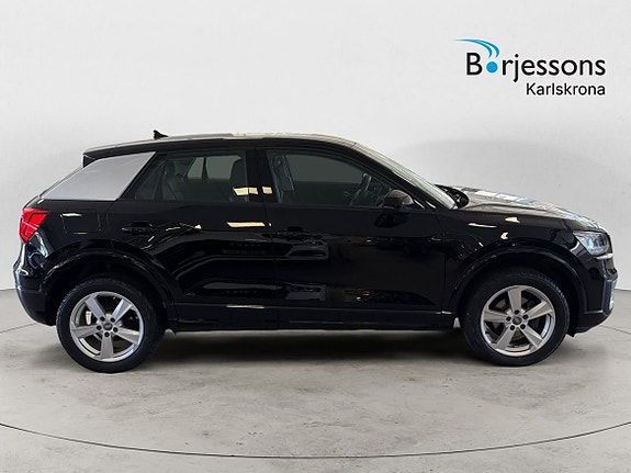 Audi Q2 2 of 5
