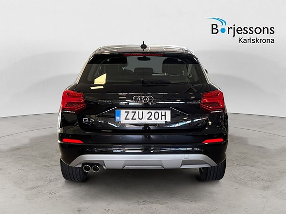 Audi Q2 4 of 5