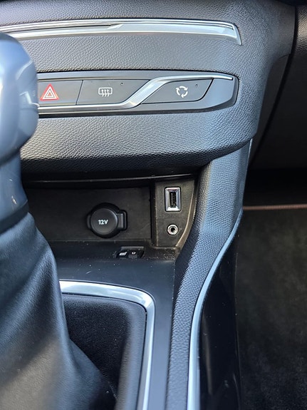 Peugeot 308 9 of 26