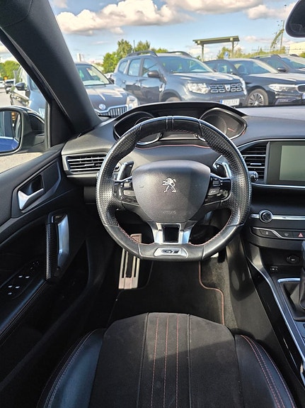 Peugeot 308 14 of 26