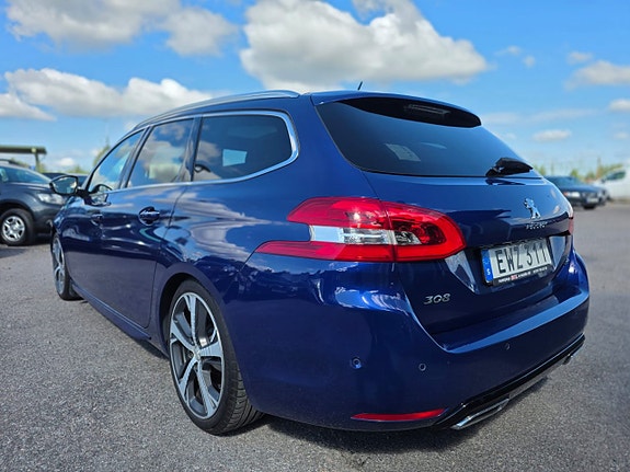 Peugeot 308 SW 3 of 5