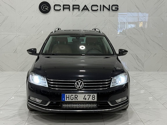 Volkswagen Passat 2 of 23