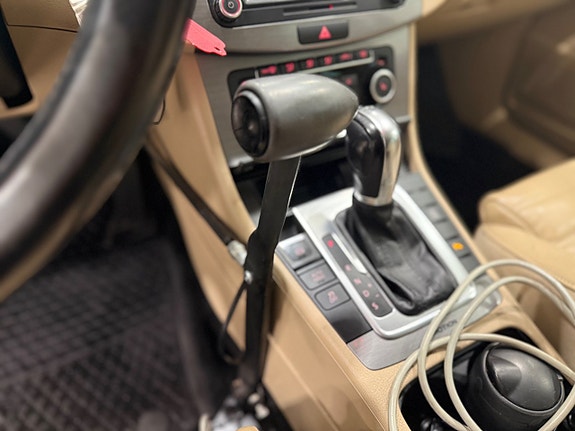 Volkswagen Passat 8 of 23