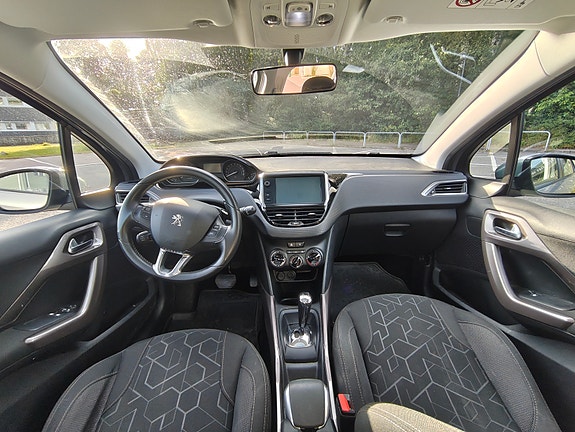 Peugeot 2008 4 of 9