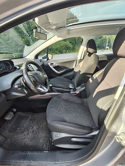 Peugeot 2008 5 of 9