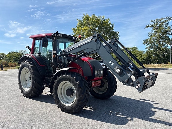 Traktor VALTRA N11e (endast 3012 timmar) 3 of 5