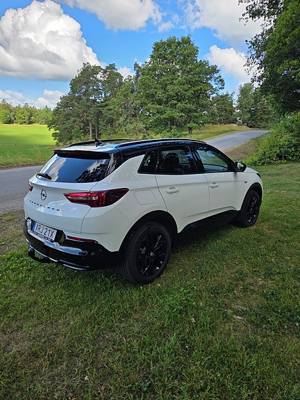 Opel Grandland X 4 of 5