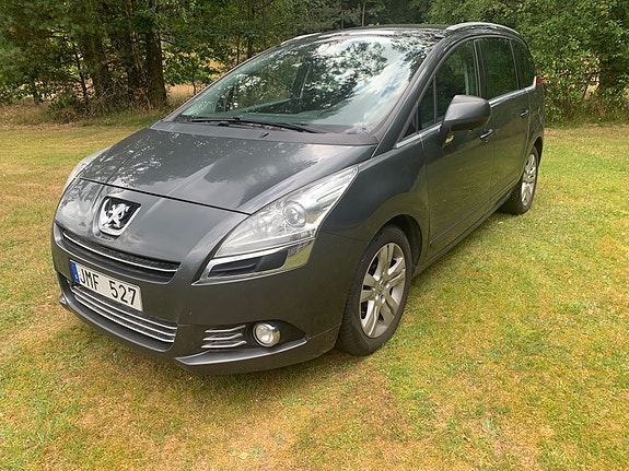 Peugeot 5008 2012