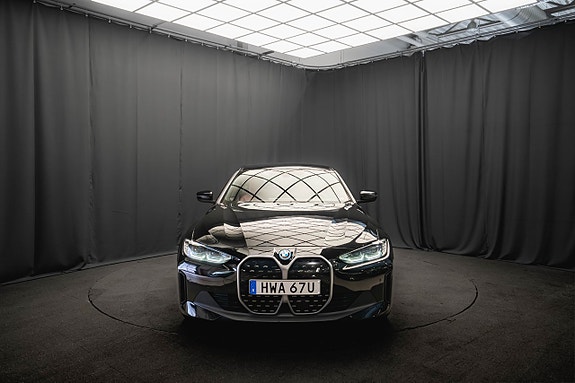 BMW i4 4 of 5
