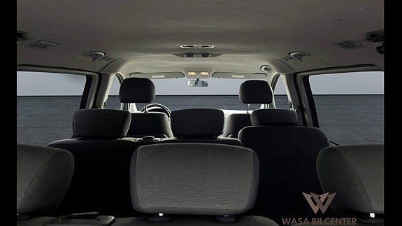 Hyundai H-1 13 of 16