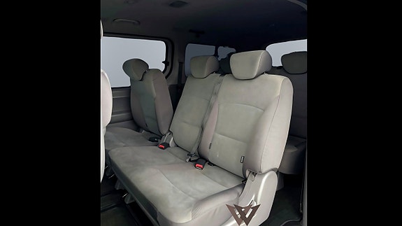 Hyundai H-1 12 of 16