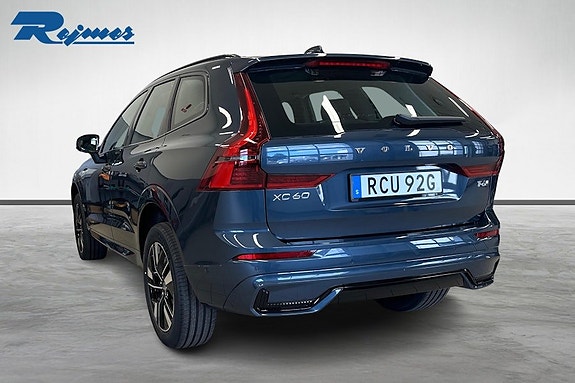 Volvo XC60 2 of 5