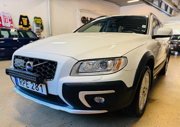 Volvo XC70 2 of 5