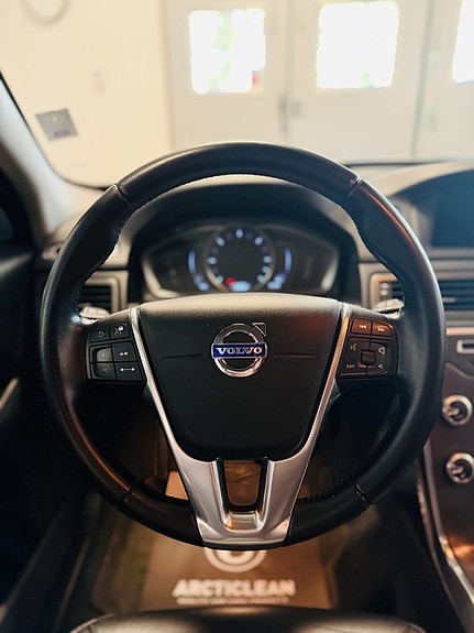 Volvo XC70 17 of 22