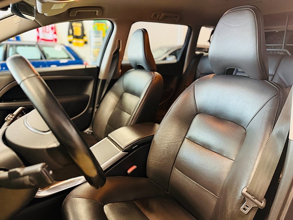 Volvo XC70 14 of 22