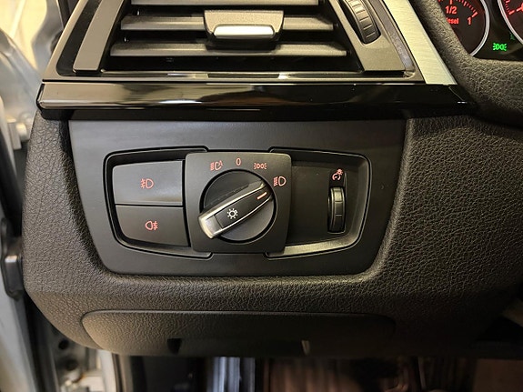 BMW 320d 25 of 28