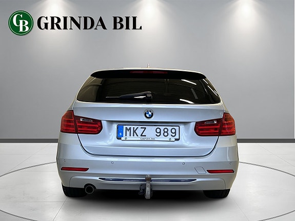 BMW 320d 3 of 5