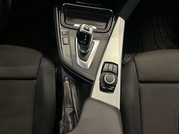 BMW 320d 15 of 28