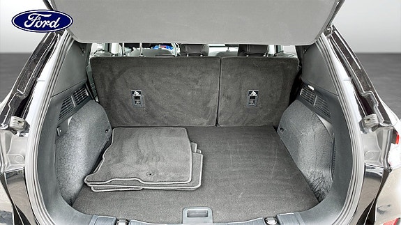 Ford Kuga 10 of 12