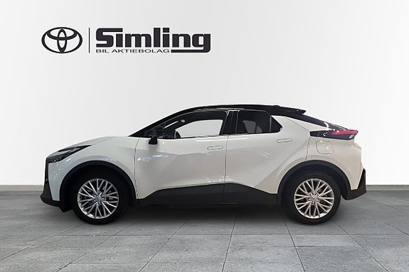 Toyota C-HR 4 of 5