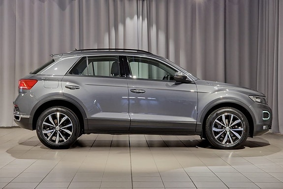 Volkswagen T-Roc 4 of 5