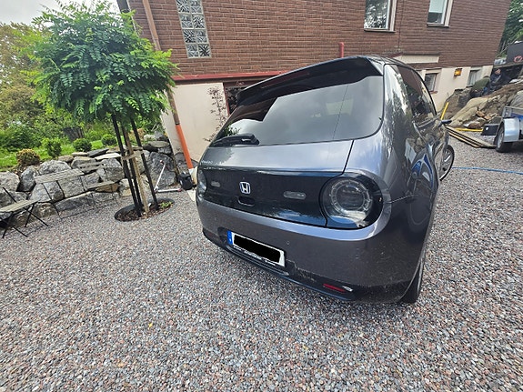 Honda e 3 of 3