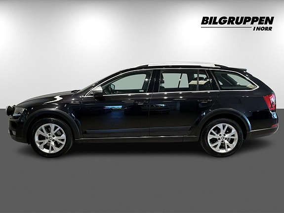 Skoda Octavia Scout 4 of 16