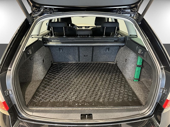 Skoda Octavia Scout 14 of 16