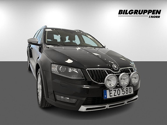 Skoda Octavia Scout 3 of 16
