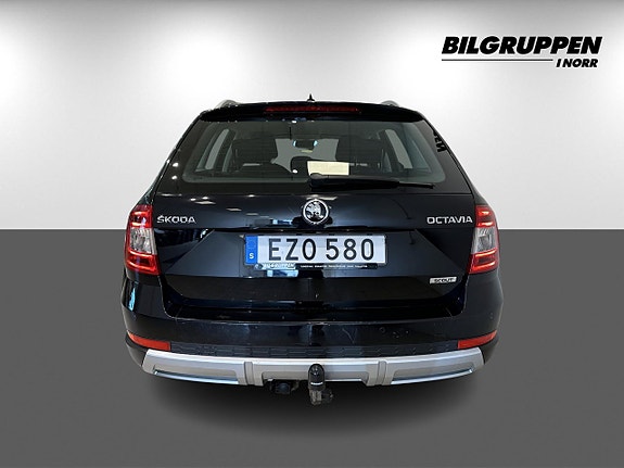 Skoda Octavia Scout 5 of 16