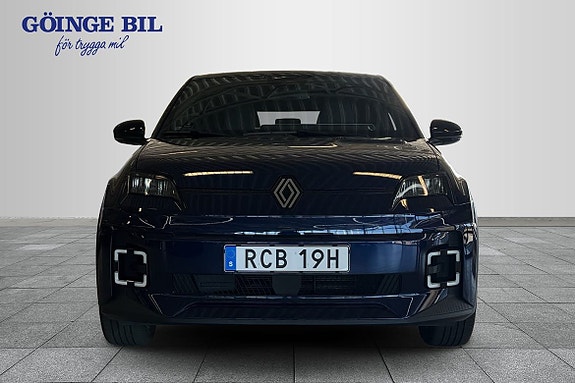 Renault 5 E-Tech 3 of 13
