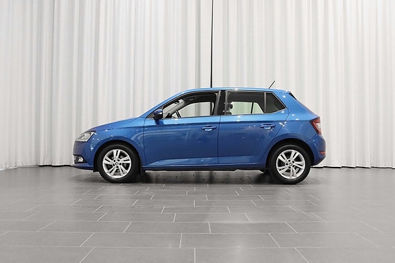 Skoda Fabia 2 of 5
