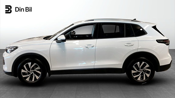 Volkswagen Tiguan 2 of 5