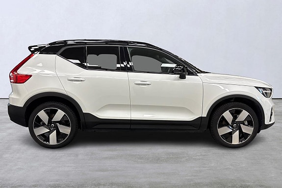 Volvo XC40 5 of 5