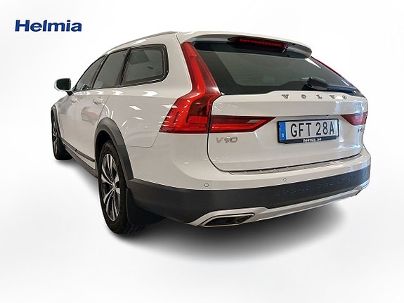 Volvo V90 Cross Country 3 of 5