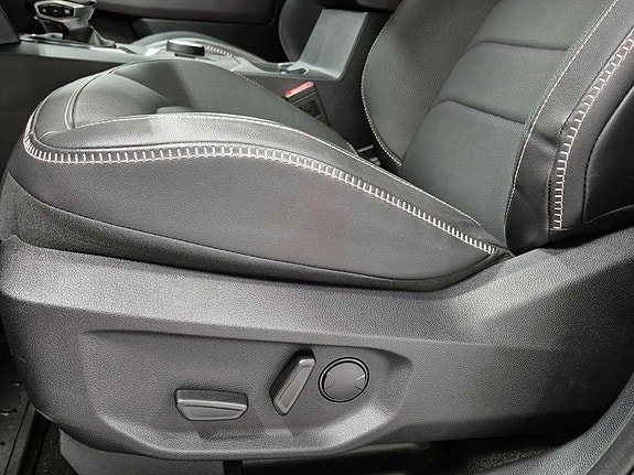 Volkswagen Amarok 9 of 21
