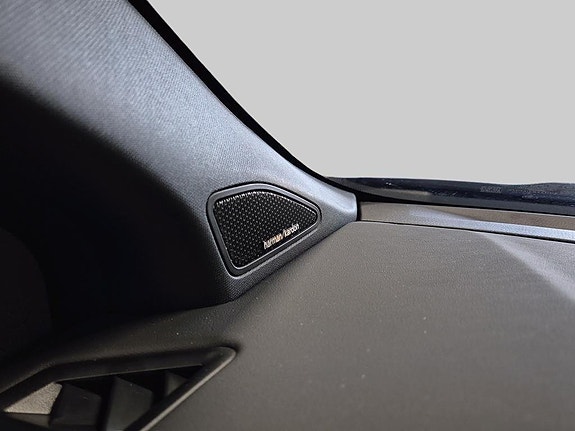Volkswagen Amarok 16 of 21