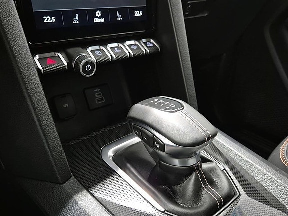 Volkswagen Amarok 14 of 21